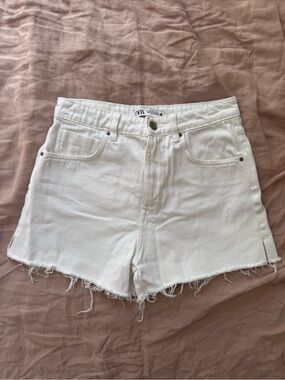 ZARA White Frayed Hem Denim Shorts